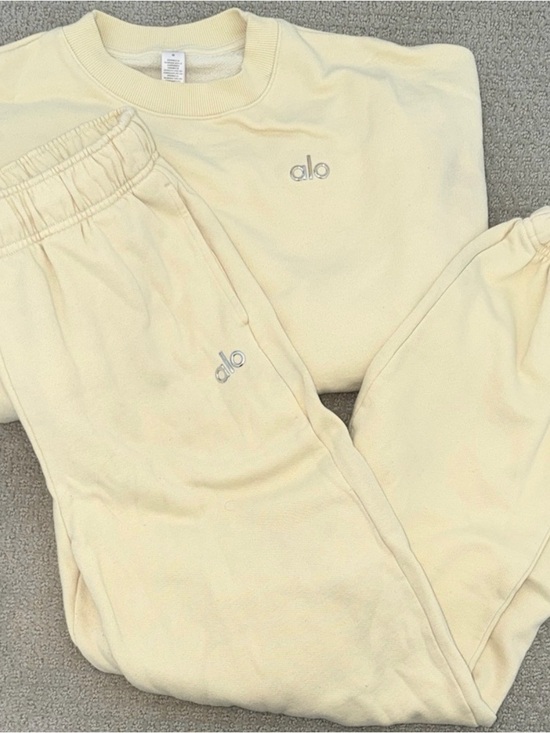 ALO Yoga Tops - ALO Yoga lemon ice yellow Sweatshirt and Joggers Set